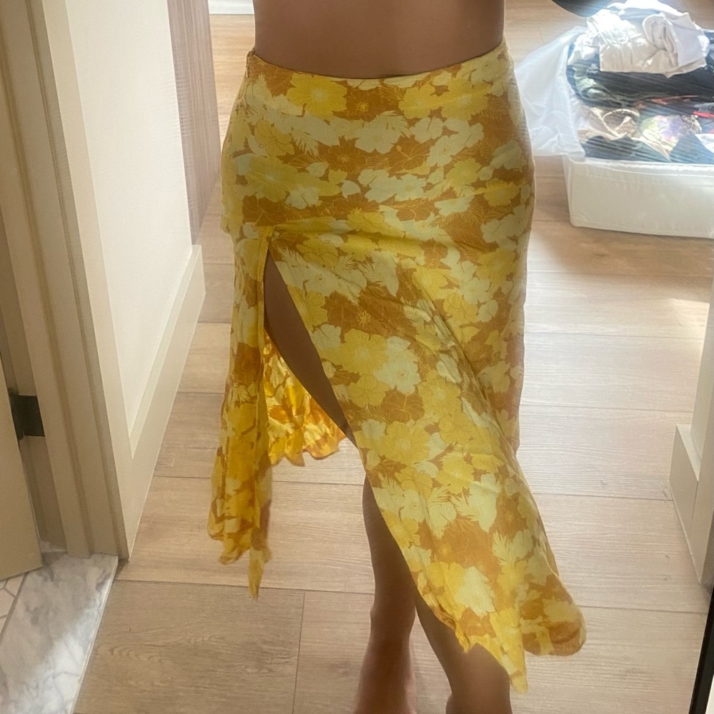 Amuse Society Yellow skirt